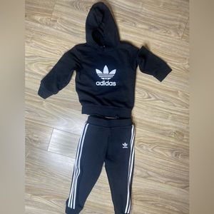 Toddler Adidas sweatsuit 4t